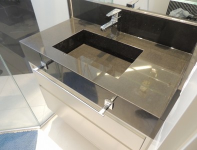 Cuba Esculpida em Granito Preto Jardins - Cuba Esculpida em Silestone Branco