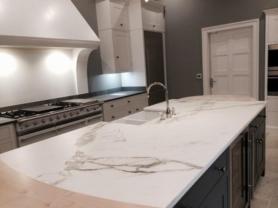 Pia de Dekton Danae na Vila Marisa Mazzei - Revestimento Dekton Keranium